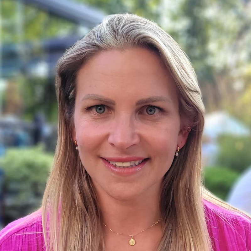 Tamara Santiago — Marketing Strategist & AI Consultant